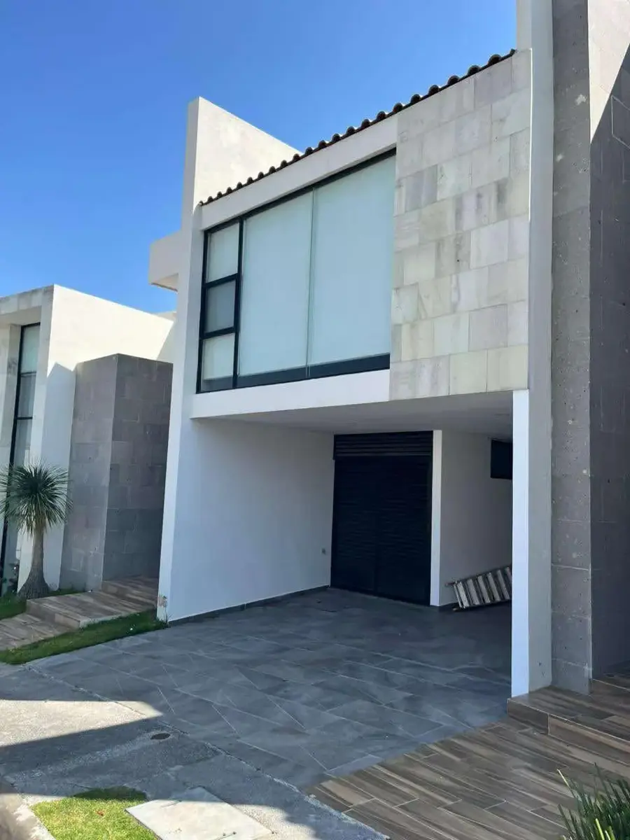 Casa en renta en Lomas de Angelópolis, San Andrés Cholula — foto 1 de 24