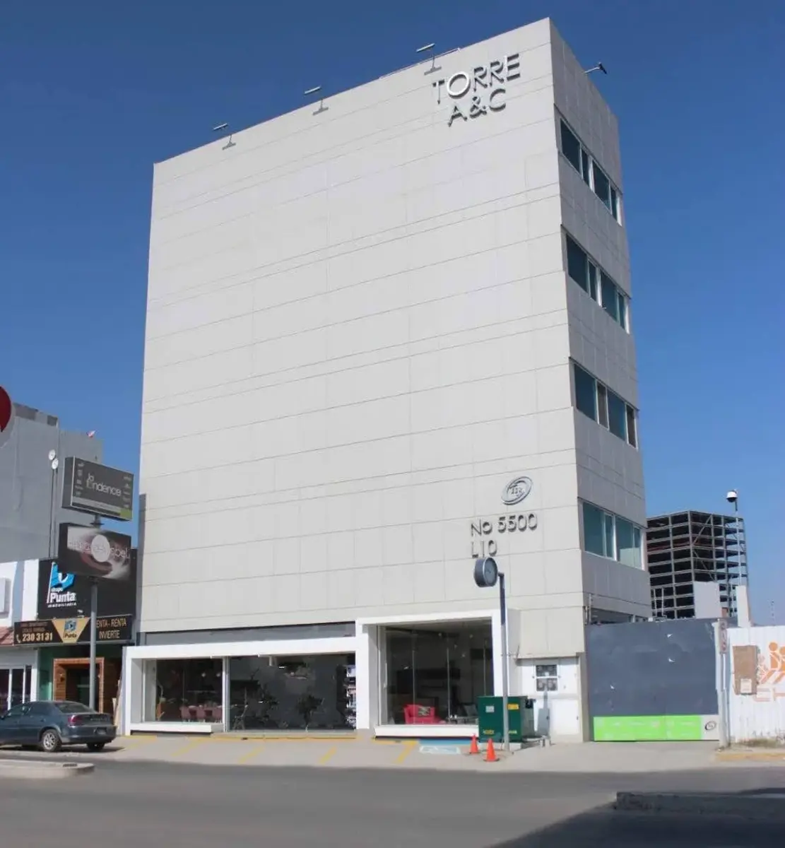 Edificio en venta en Lomas de Angelópolis, San Andrés Cholula — foto 1 de 24