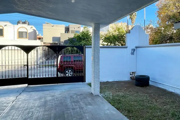 Casa en venta en Nuestra Señora de Fatima, Saltillo — foto 3 de 24