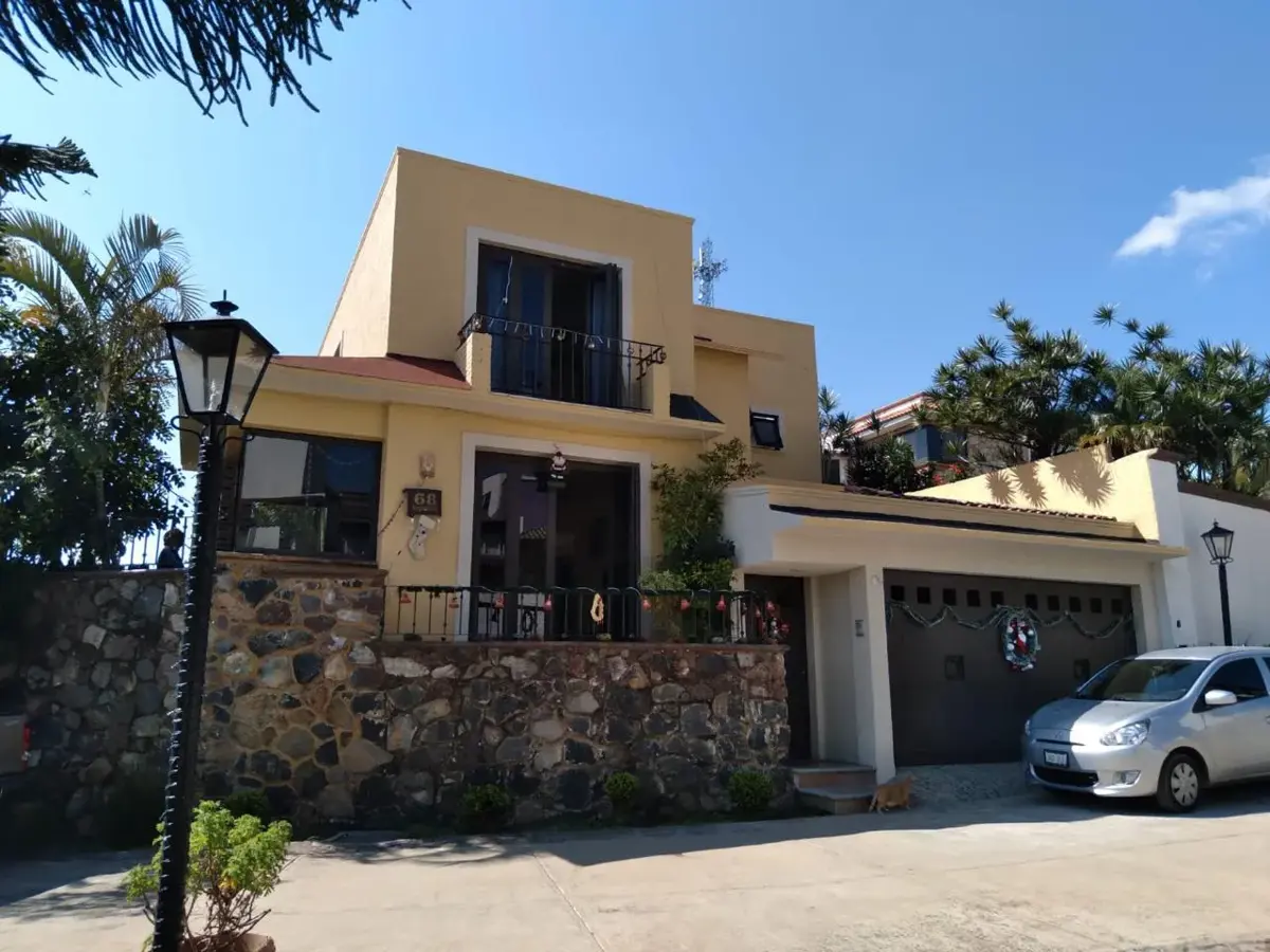 Casa en venta en Lomas de Tzompantle, Cuernavaca — foto 1 de 19