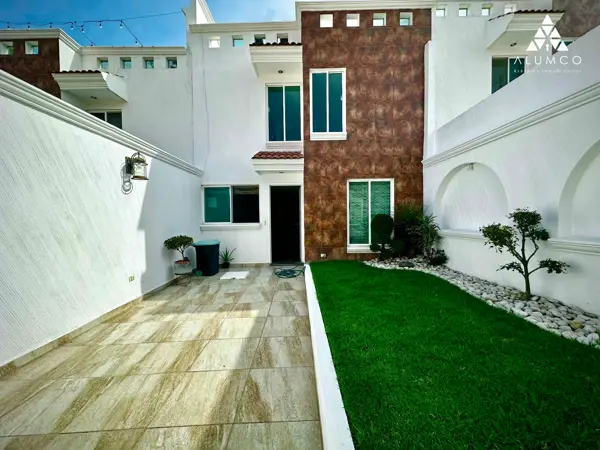 Casa en venta en San Lorenzo Almecatla, Cuautlancingo, Puebla