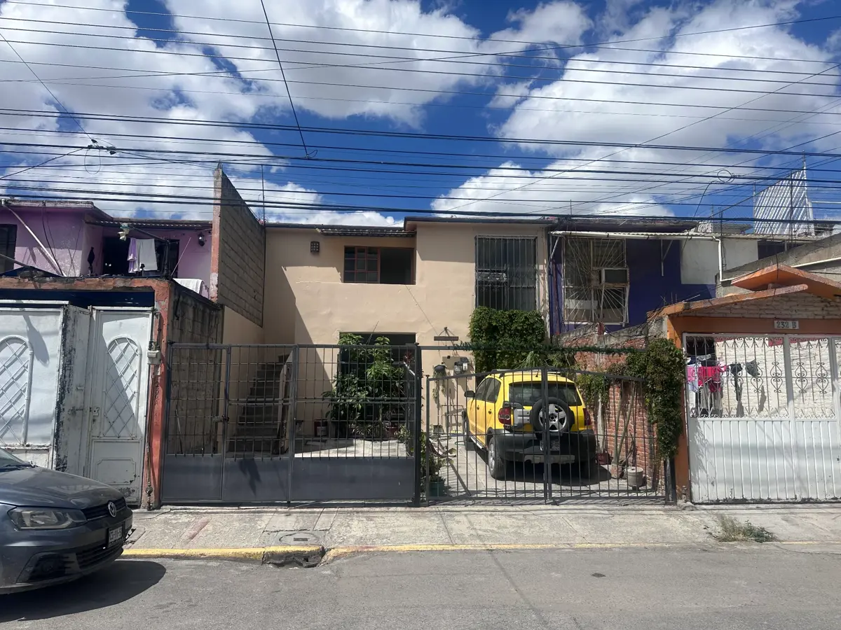 Casa en venta en Fuentes del Valle, Tultitlán — foto 1 de 22