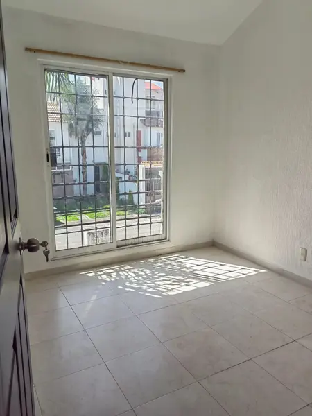 Casa en venta en Bosques de Cantabria, Toluca — foto 2 de 16