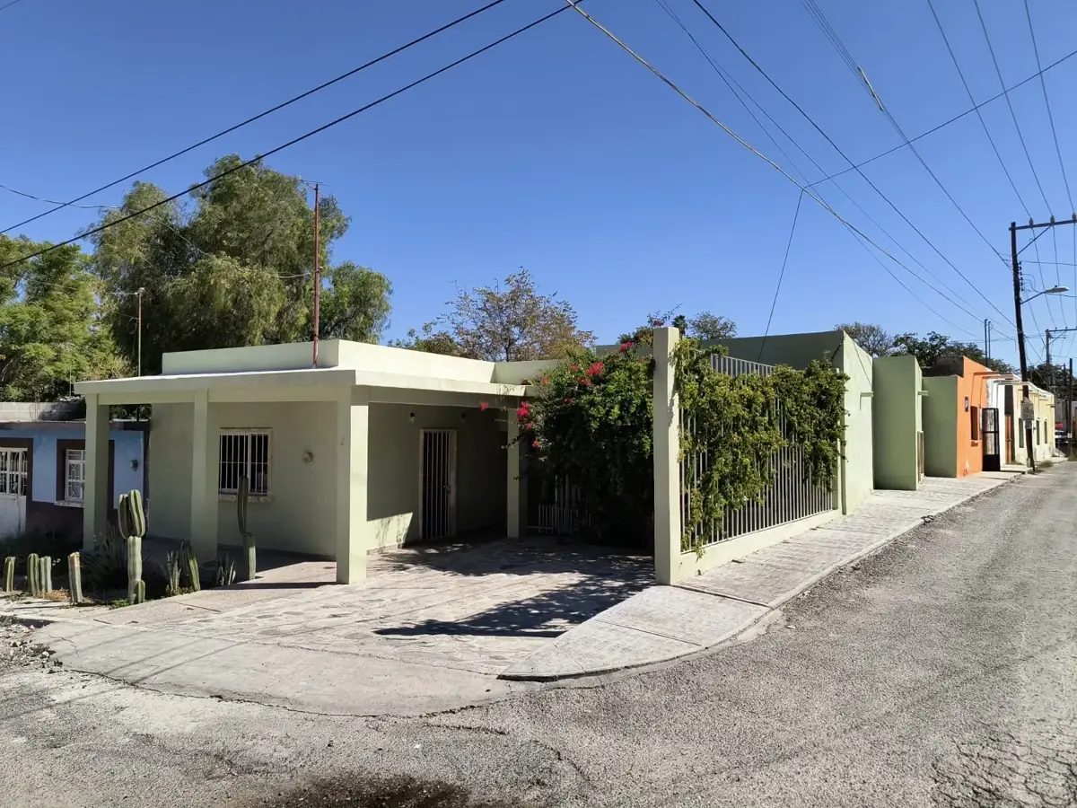 Casa en venta en Parras de la Fuente Centro, Parras — foto 1 de 19