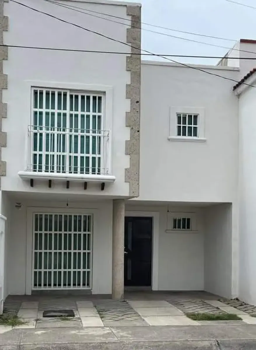 Casa en venta en Portales de la Arboleda, León — foto 1 de 21