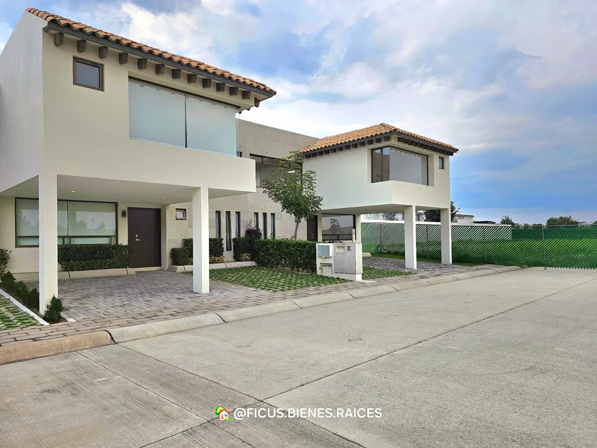 Casa en venta en Lomas Virreyes, Calimaya — foto 1 de 26