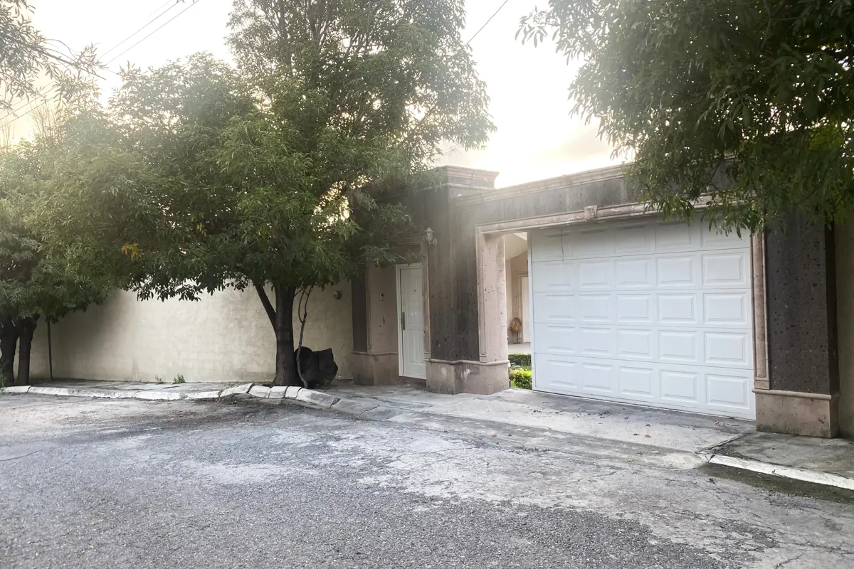 Casa en venta en Parques de la Cañada, Saltillo — foto 1 de 51