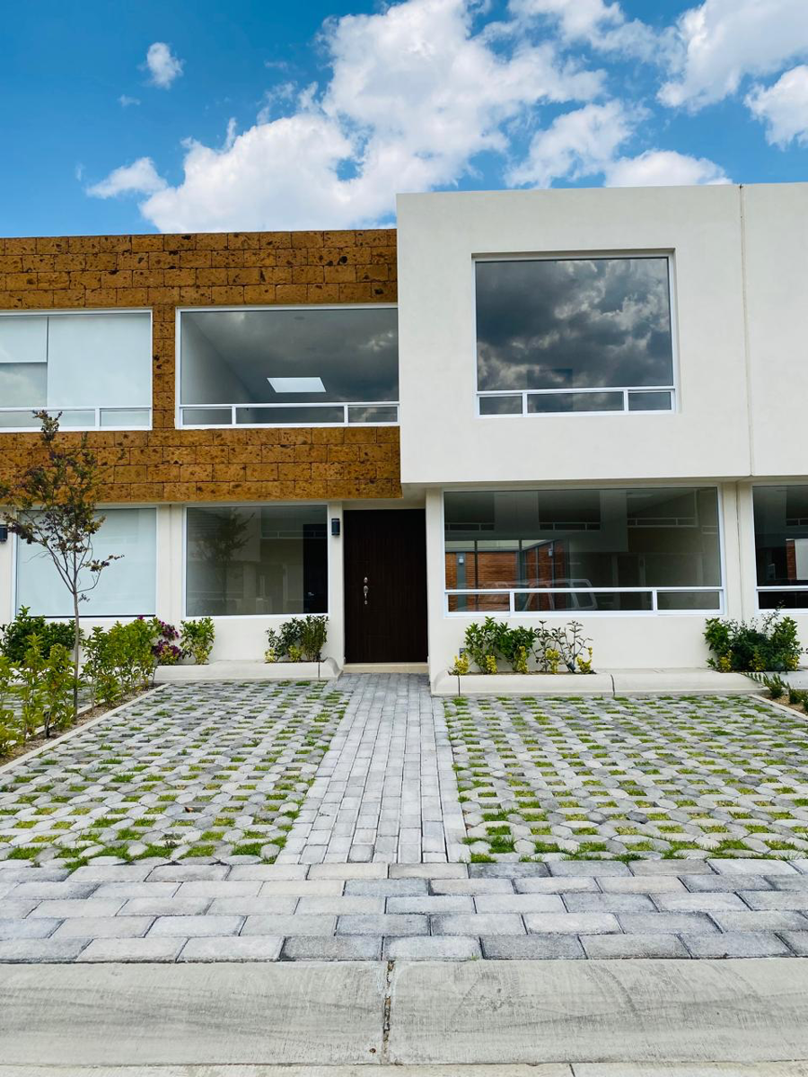 Casa en renta en Lomas Virreyes, Calimaya — foto 1 de 14