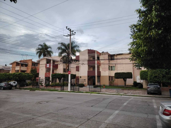 Departamento en venta en Arboledas 1a Secc, Zapopan — foto 2 de 17