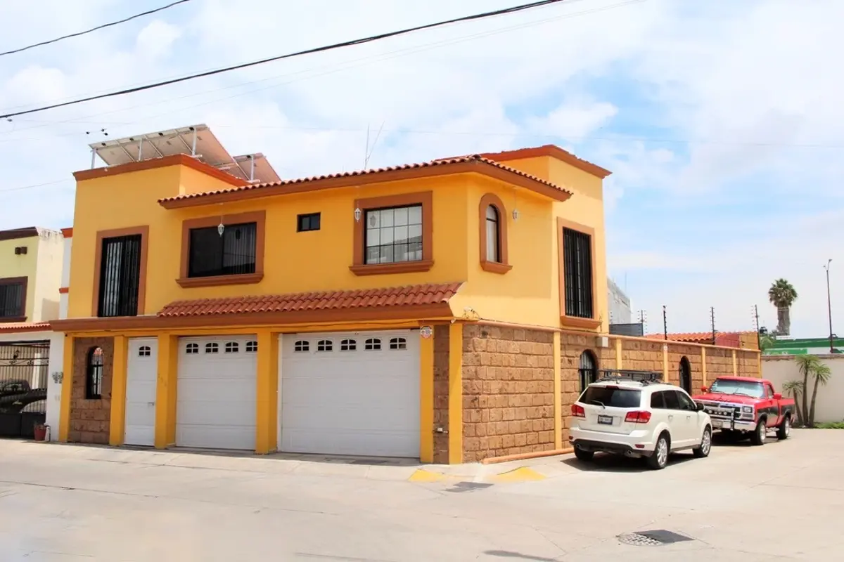 Casa en venta en Rincón de los Arcos, Irapuato — foto 1 de 20