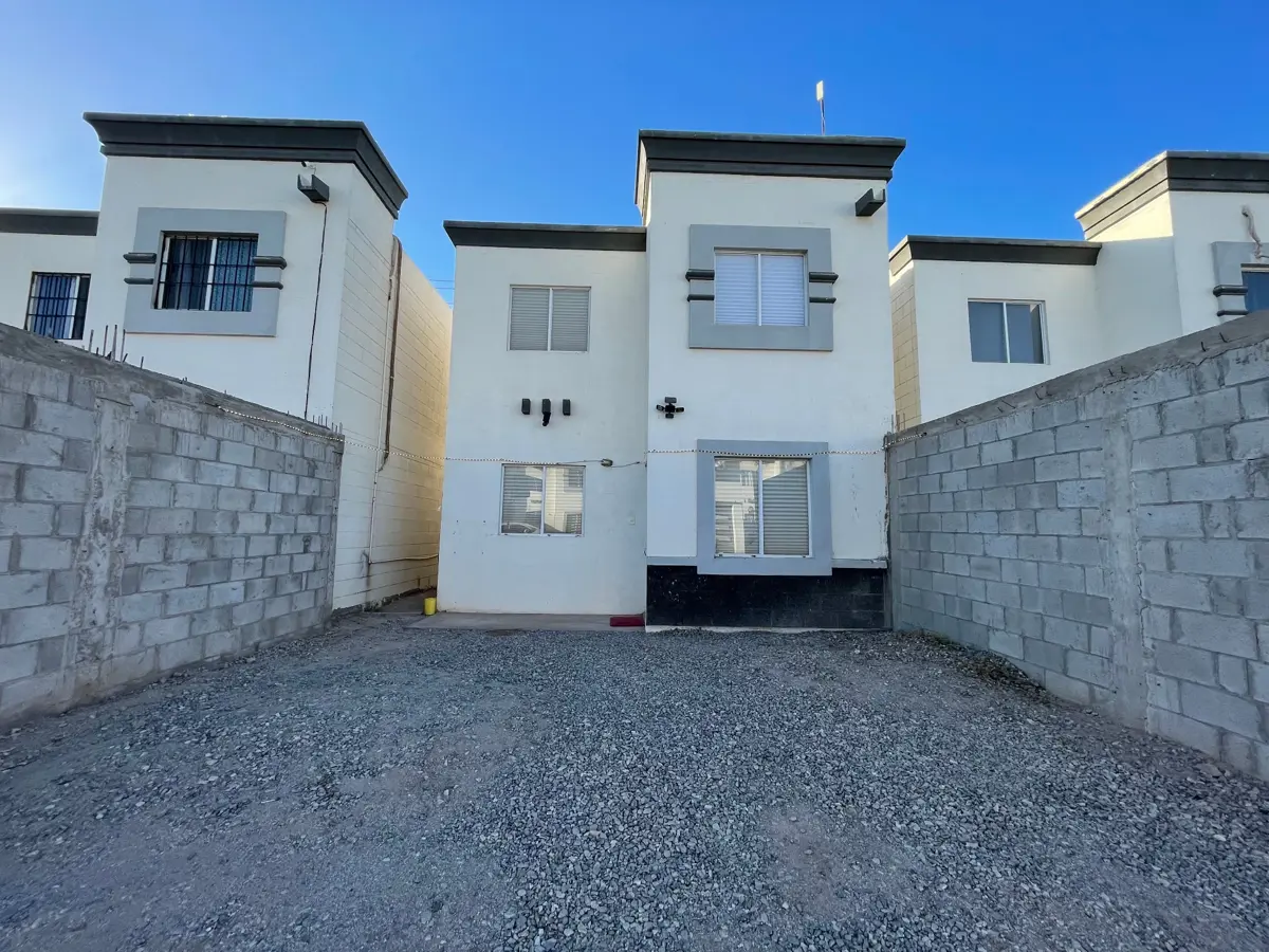 Casa en venta en Privadas Campestre, Mexicali — foto 1 de 16