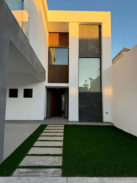 Casa en venta en Cerrada Basalto, Juárez — foto 2 de 16