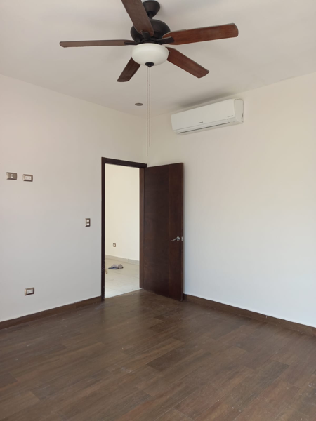 Casa en venta en Residencial los Reales, Saltillo — foto 3 de 17