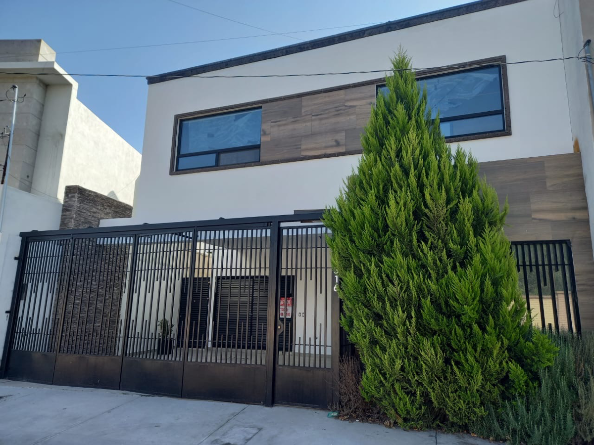 Casa en venta en Residencial los Reales, Saltillo — foto 1 de 17