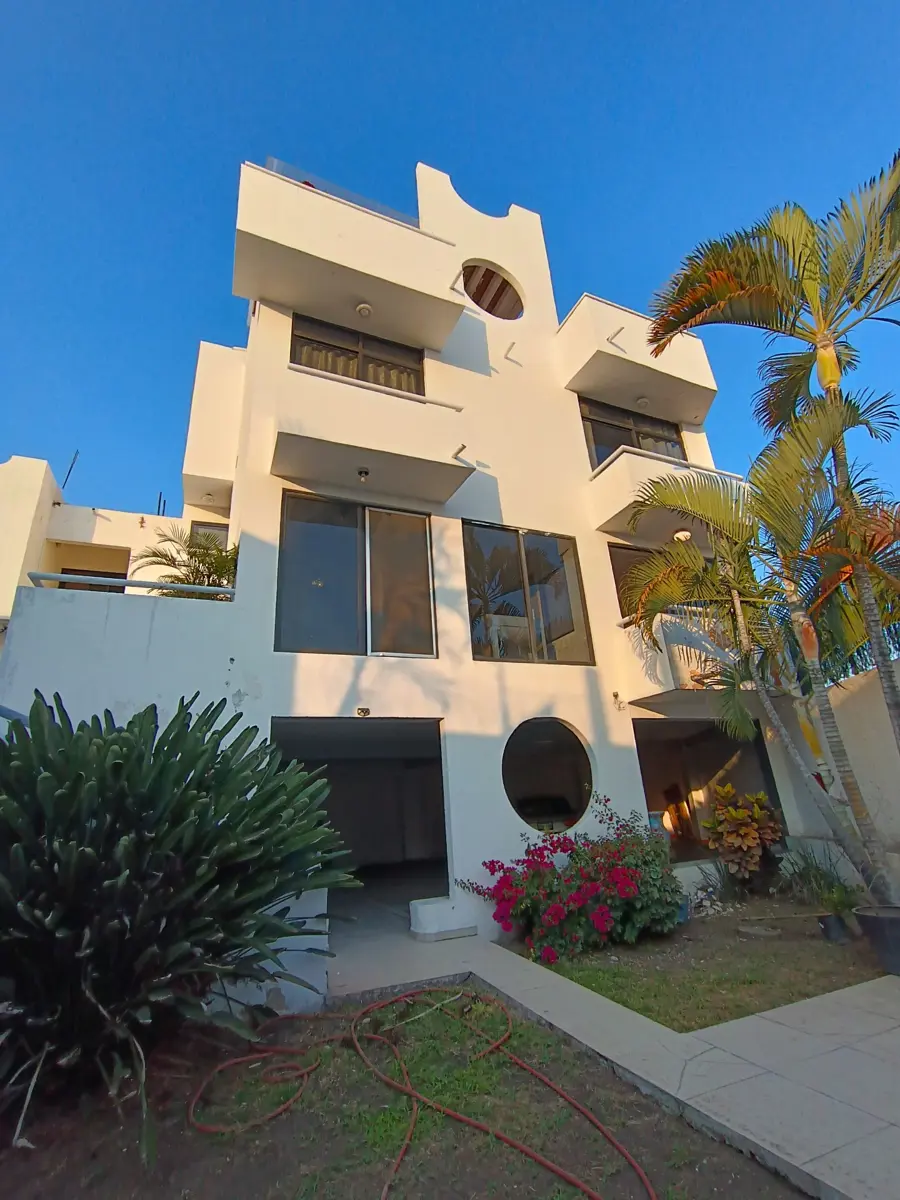 Edificio en renta en Jardines de Cuernavaca, Cuernavaca — foto 1 de 25