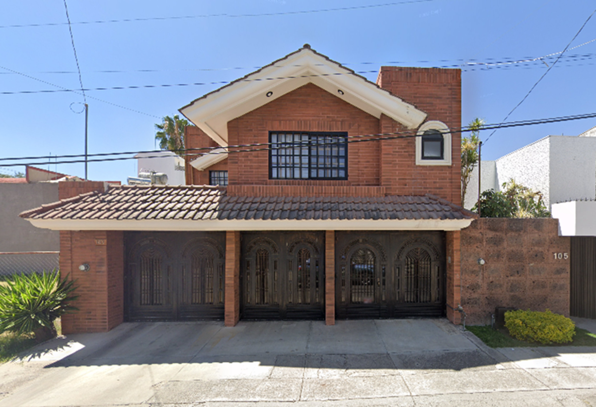 Casa en venta en Valle del Campestre, León — foto 1 de 13