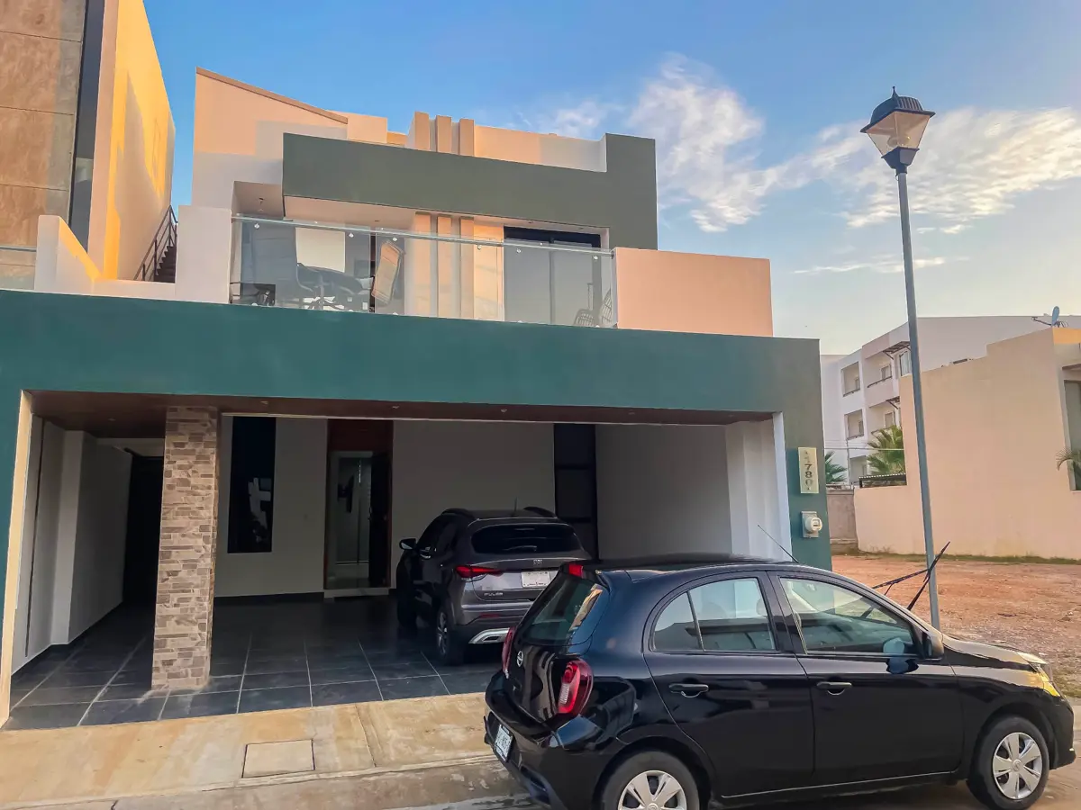 Casa en venta en Altabrisa Residencial, Mazatlán — foto 1 de 19