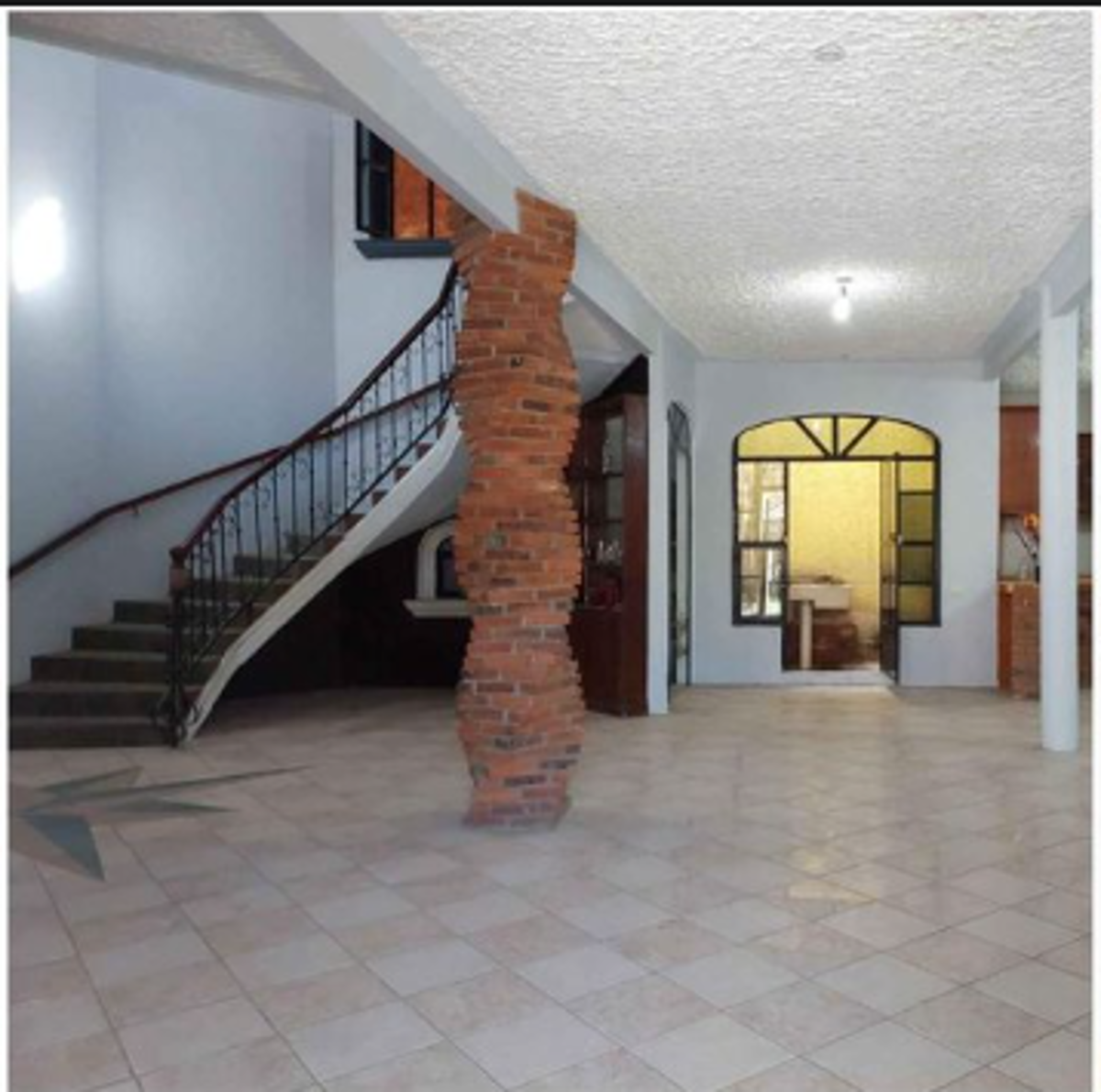Casa en venta en El Arenal, El Arenal — foto 1 de 27
