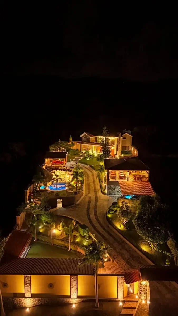 Casa en venta en Pedregal de San Miguel, Tlajomulco de Zúñiga — foto 1 de 35