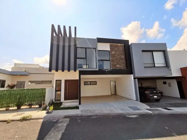 Casa en venta en Lomas de la Rioja, Alvarado — foto 3 de 41