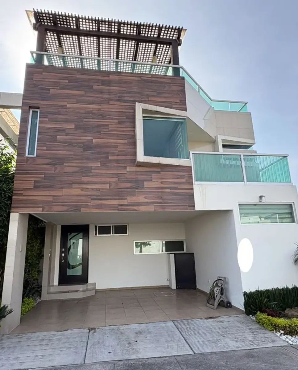 Casa en renta en Lomas de Angelópolis, San Andrés Cholula — foto 1 de 23