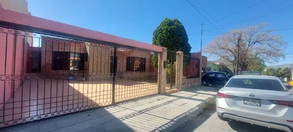 Casa en venta en Republica Poniente, Saltillo — foto 2 de 32