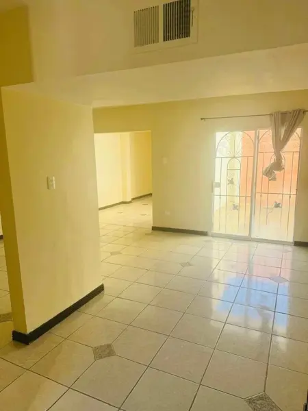 Casa en renta en Quintas del Valle, Juárez — foto 3 de 12