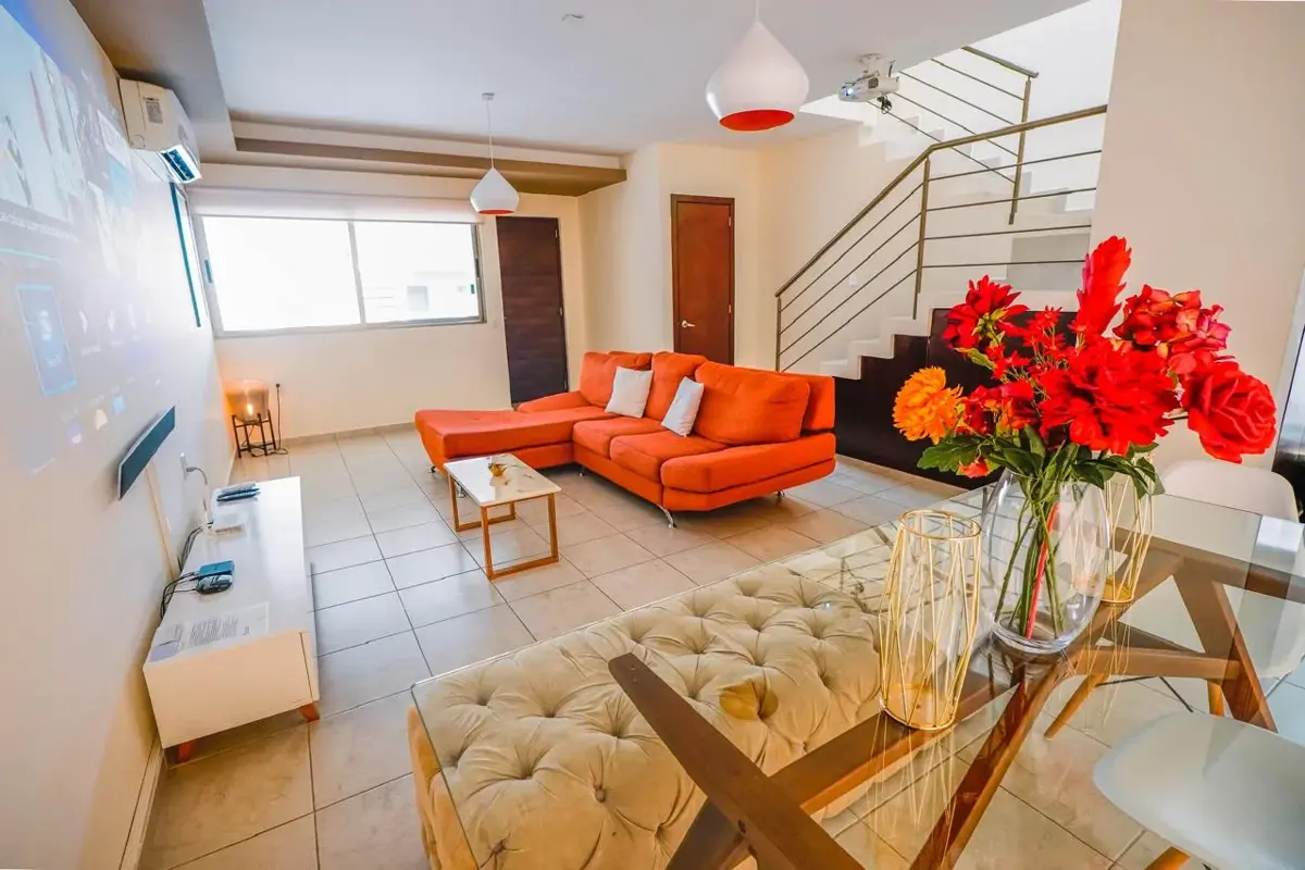 Casa en venta en Lomas de la Rioja, Alvarado — foto 1 de 10