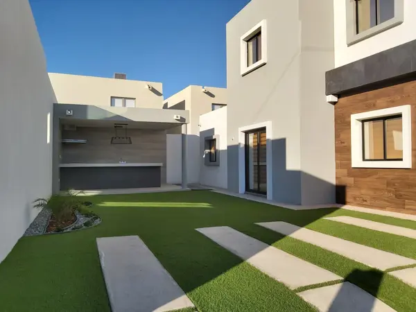 Casa en venta en Adara Residencial Segunda Sección, Mexicali — foto 2 de 36
