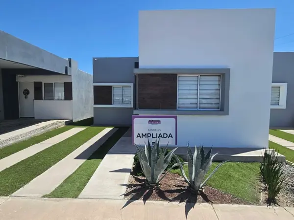 Casa en venta en El Marqués Sección Portago, Mexicali, Baja California
