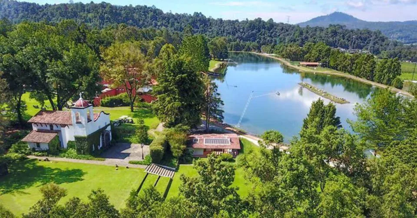 Casa en venta en Avandaro, Valle de Bravo — foto 2 de 25