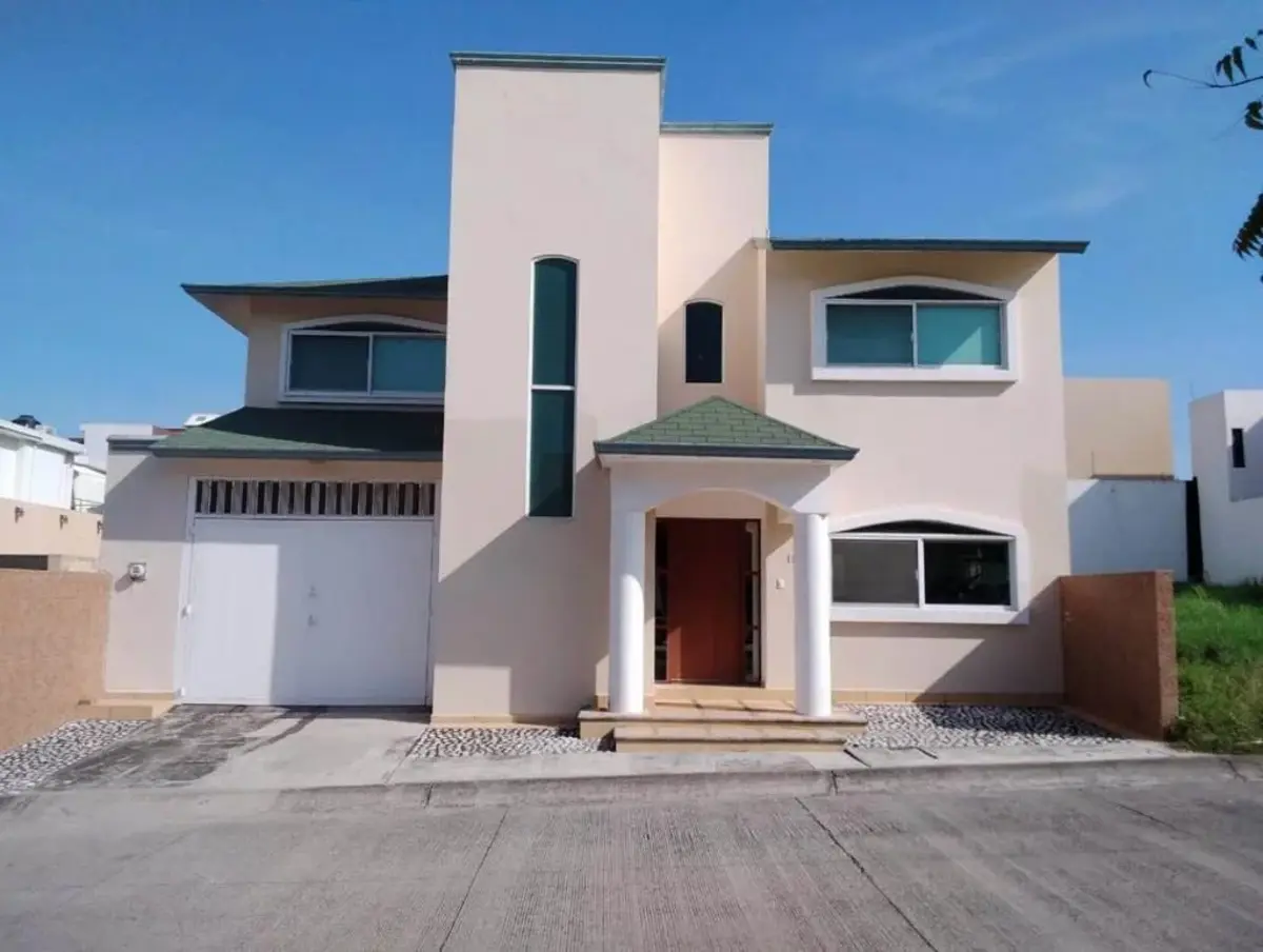 Casa en renta en Las Lomas Residencial, Alvarado — foto 1 de 20