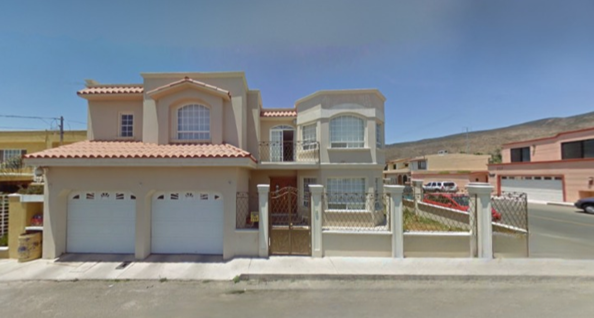 Casa en venta en Valle Dorado, Ensenada — foto 1 de 13