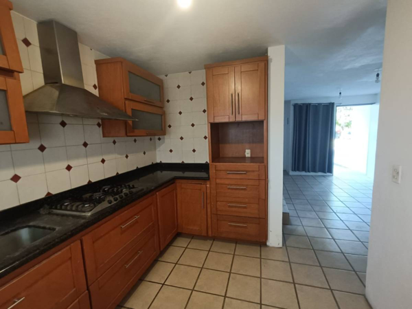 Casa en renta en Parques del Bosque, San Pedro Tlaquepaque — foto 2 de 14