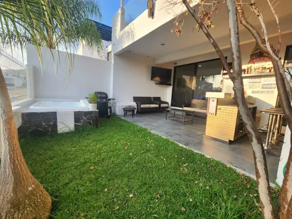 Casa en venta en Tres Marías, Morelia — foto 2 de 25