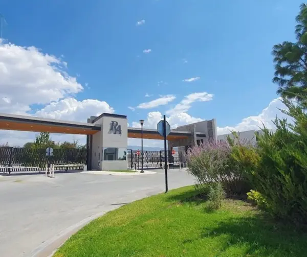 Terreno en venta en Rincón de Alcántara, Saltillo — foto 2 de 3