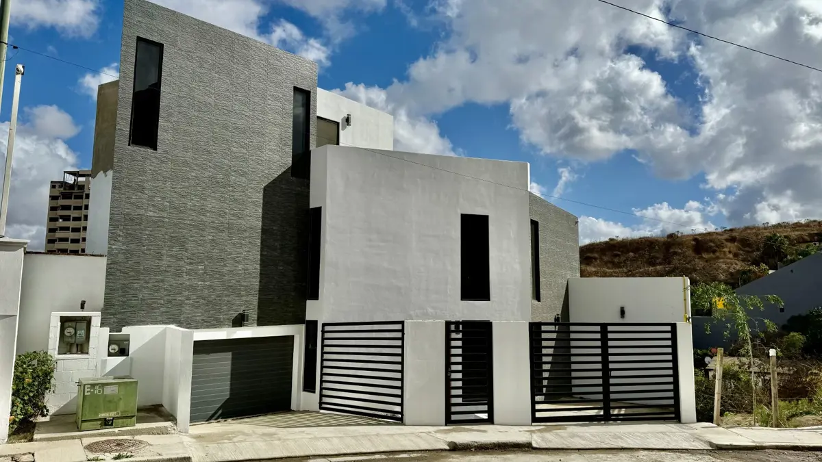 Casa en venta en Colinas de Agua Caliente, Tijuana — foto 1 de 21