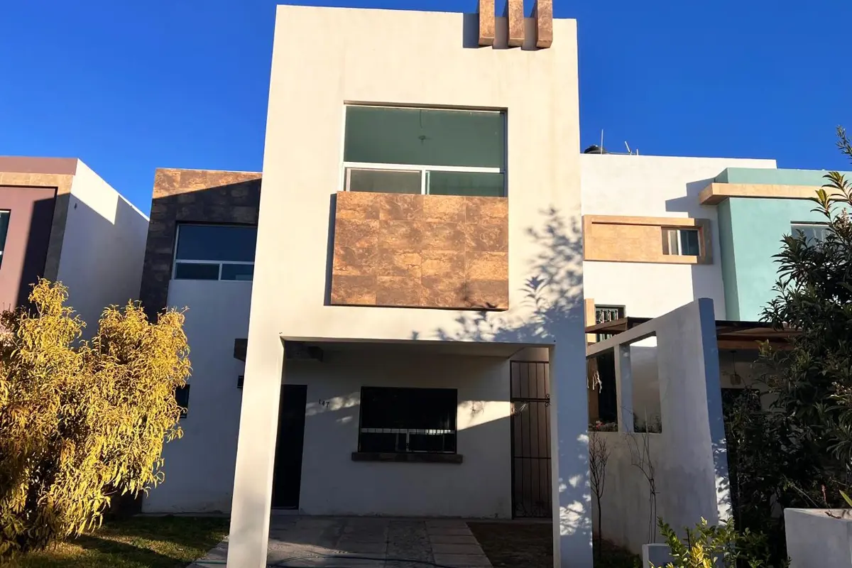 Casa en renta en Bonterra, Ramos Arizpe — foto 1 de 15