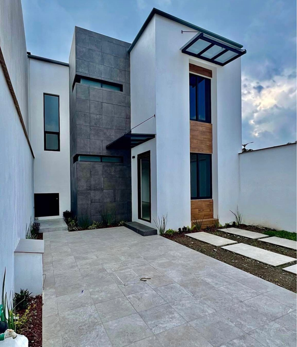 Casa en venta en Coatepec Centro, Coatepec — foto 1 de 14