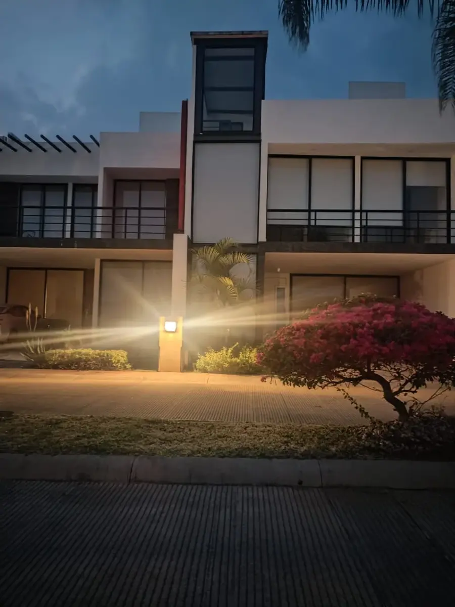 Casa en renta en Ahuatlán Tzompantle, Cuernavaca — foto 1 de 27