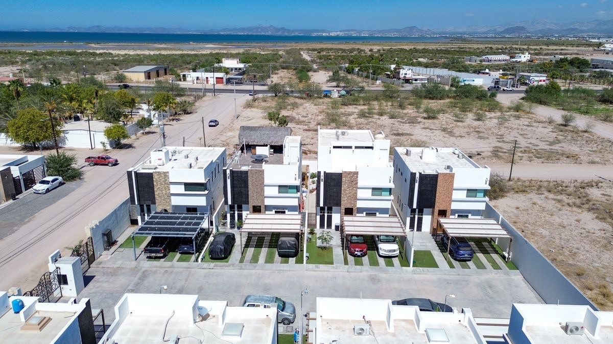 Casa en venta en El Centenario, La Paz — foto 1 de 23
