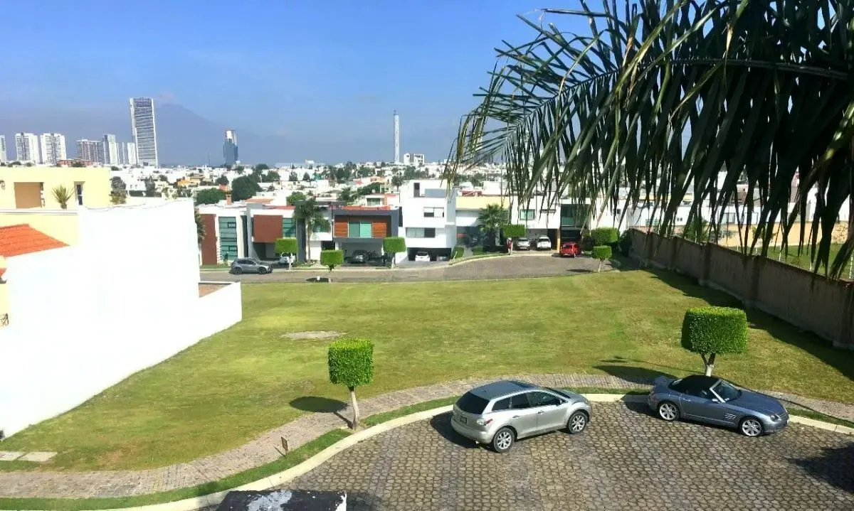 Terreno en venta en Lomas de Angelópolis, San Andrés Cholula — foto 1 de 9