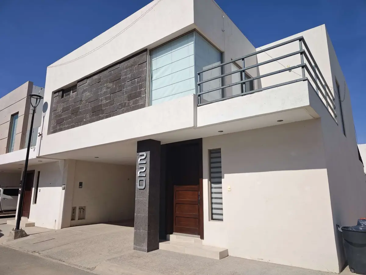 Casa en venta en Los Viñedos, Torreón — foto 1 de 16