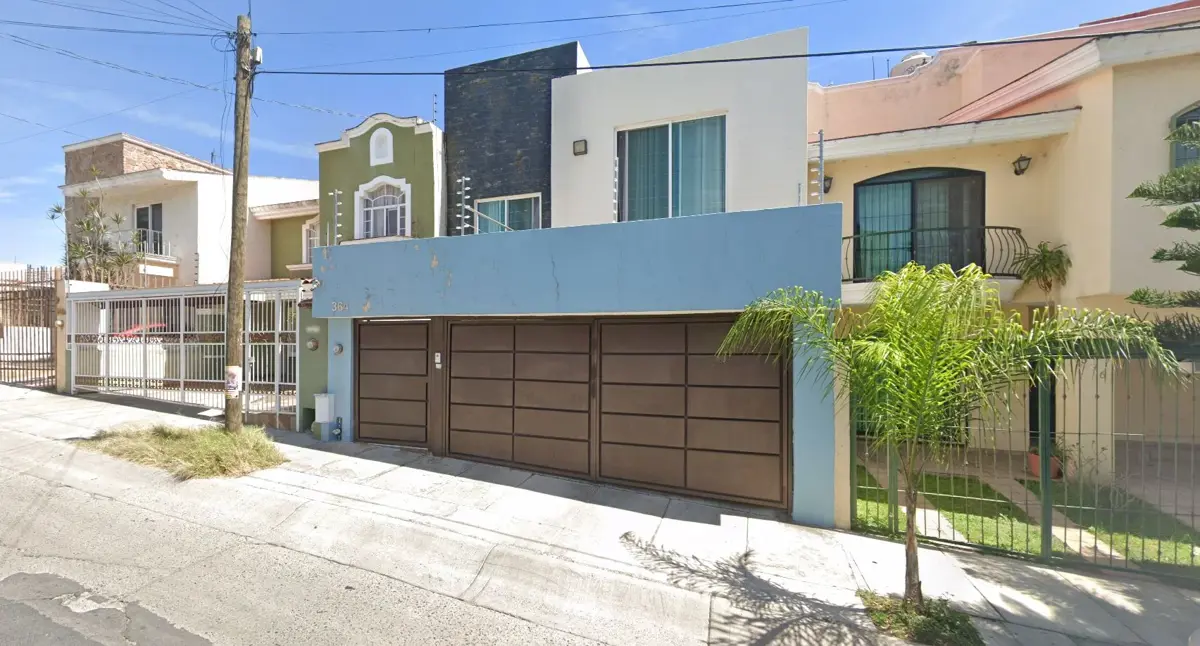 Casa en venta en Jardines Vallarta, Zapopan — foto 1 de 12