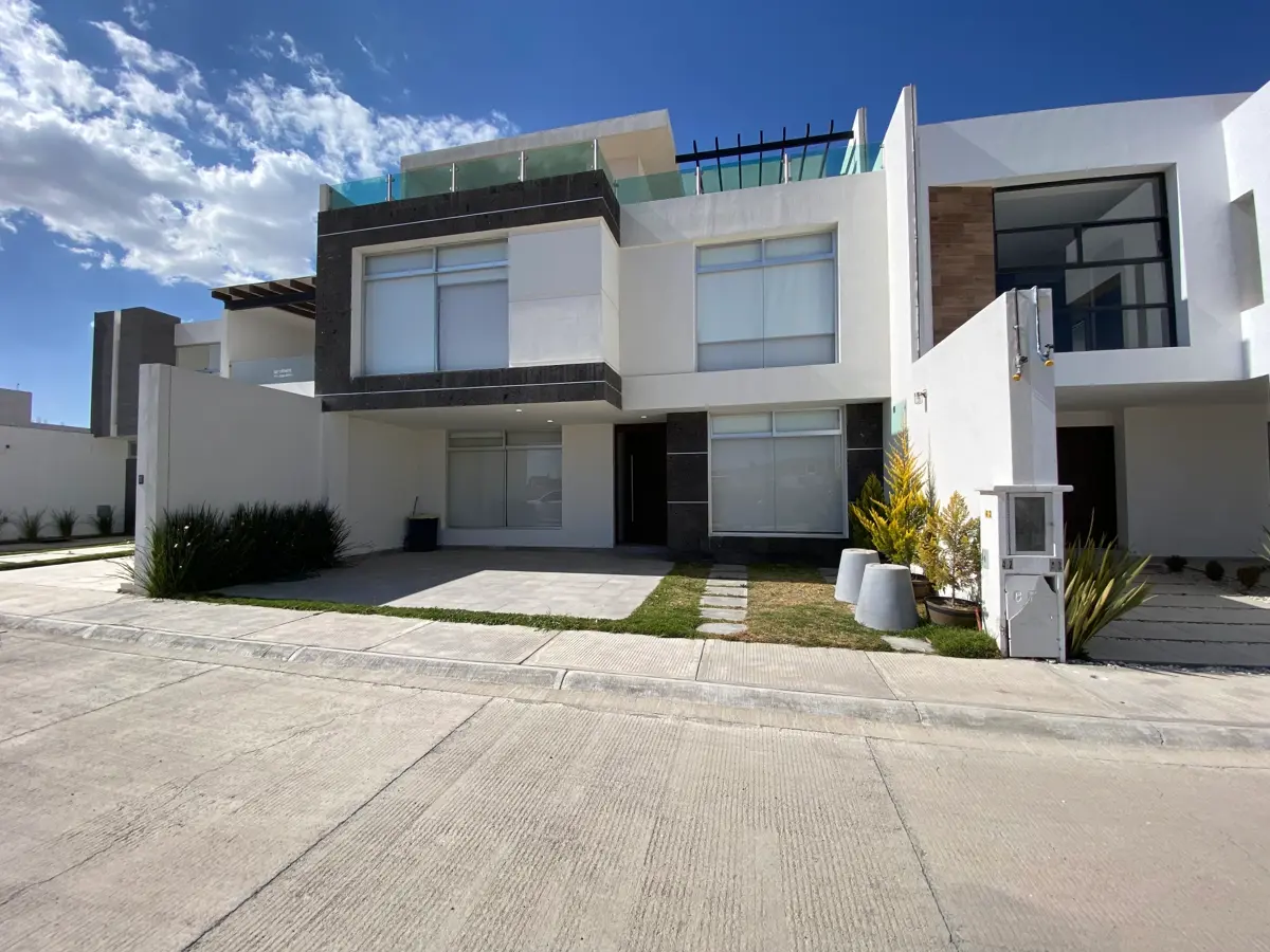 Casa en venta en Lomas del Portezuelo, Mineral de la Reforma — foto 1 de 23