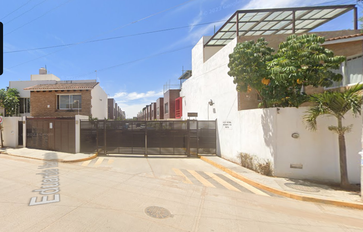 Casa en venta en Jardines Residencial, Santa Cruz Xoxocotlán — foto 1 de 8