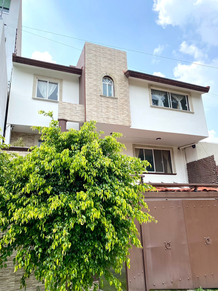 Casa en venta en Lomas Verdes 6a Sección, Naucalpan de Juárez — foto 1 de 25