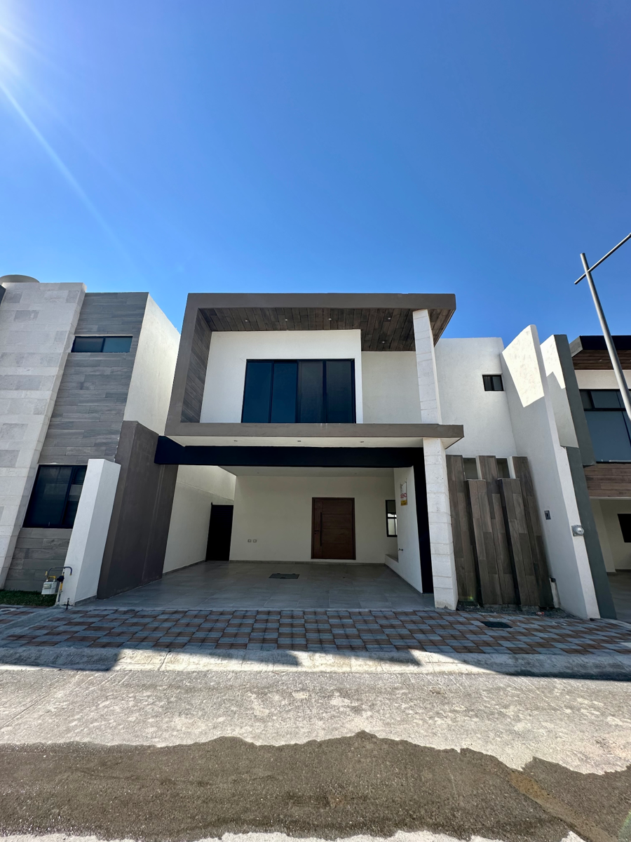 Casa en venta en Privanzas del Campestre, Arteaga — foto 1 de 19