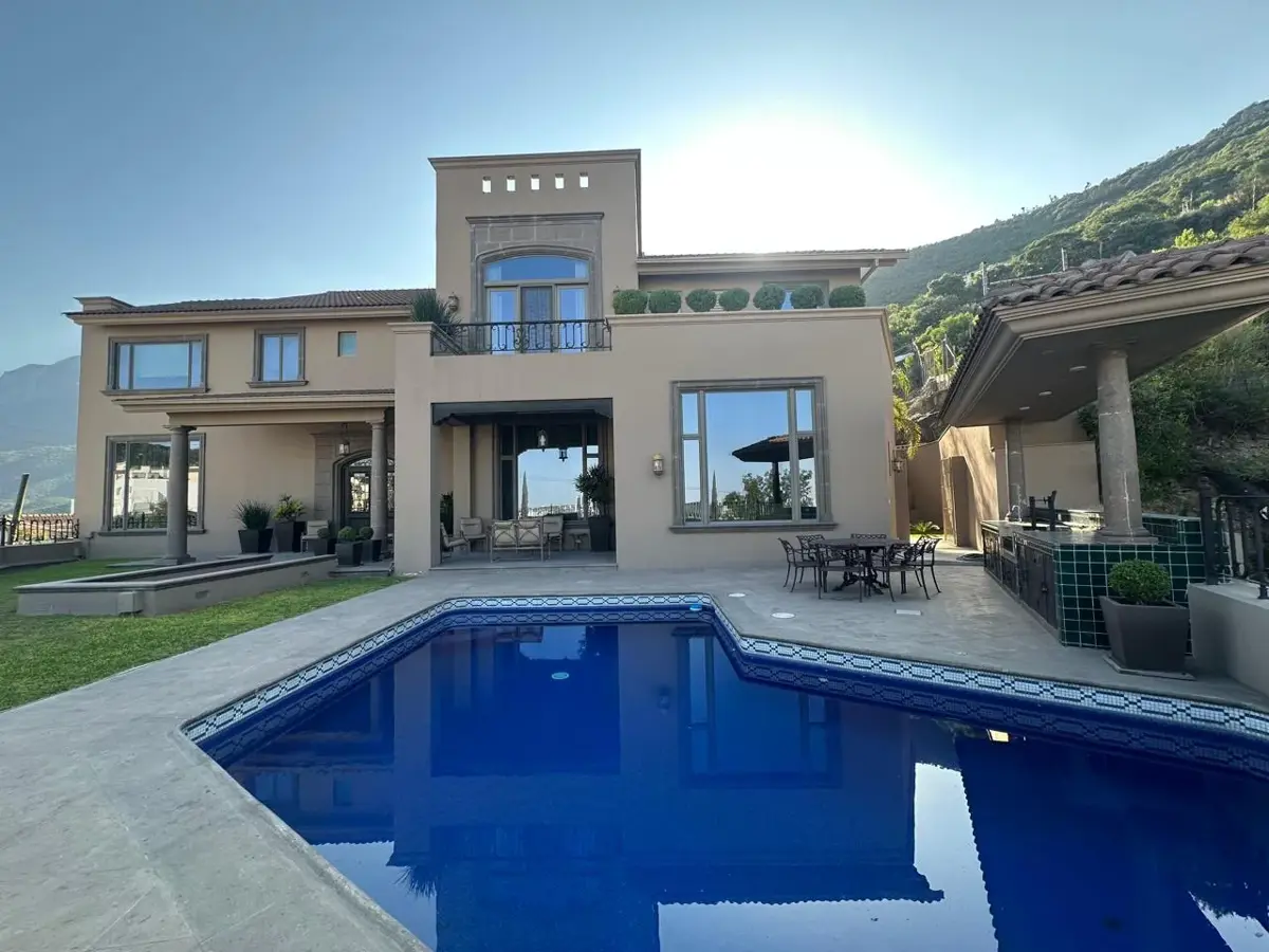 Casa en venta en Veredalta, San Pedro Garza García — foto 1 de 36