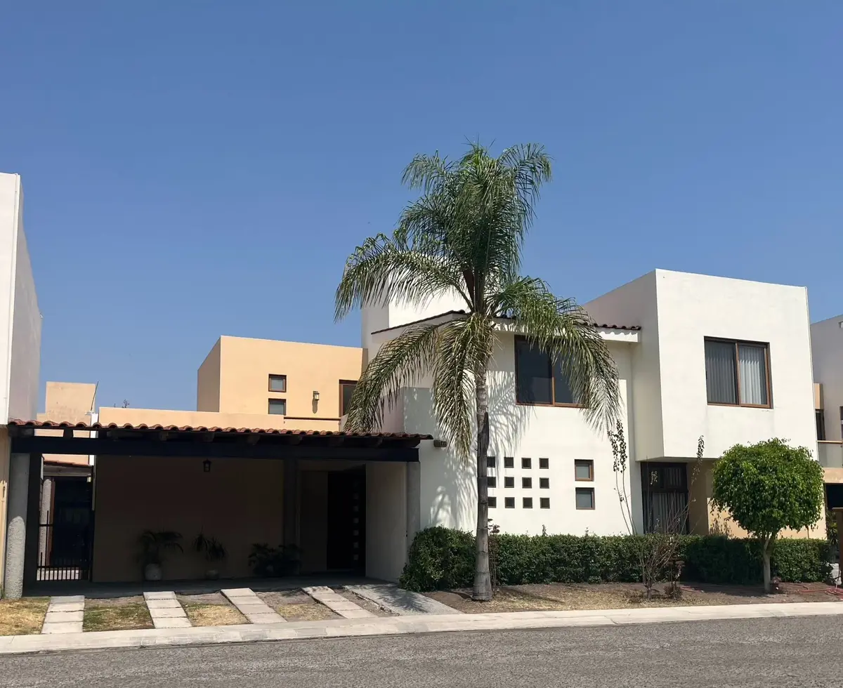 Casa en venta en Puerta Real, Corregidora — foto 1 de 48